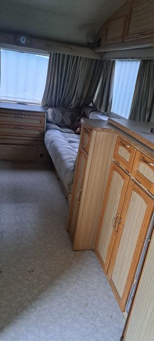 Rulota Elddis Hurricane GT din 01.06.1997 (doar 968 kg greutate)