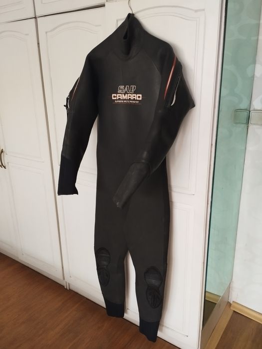 Продавам неопрен Camaro и екстри към него
