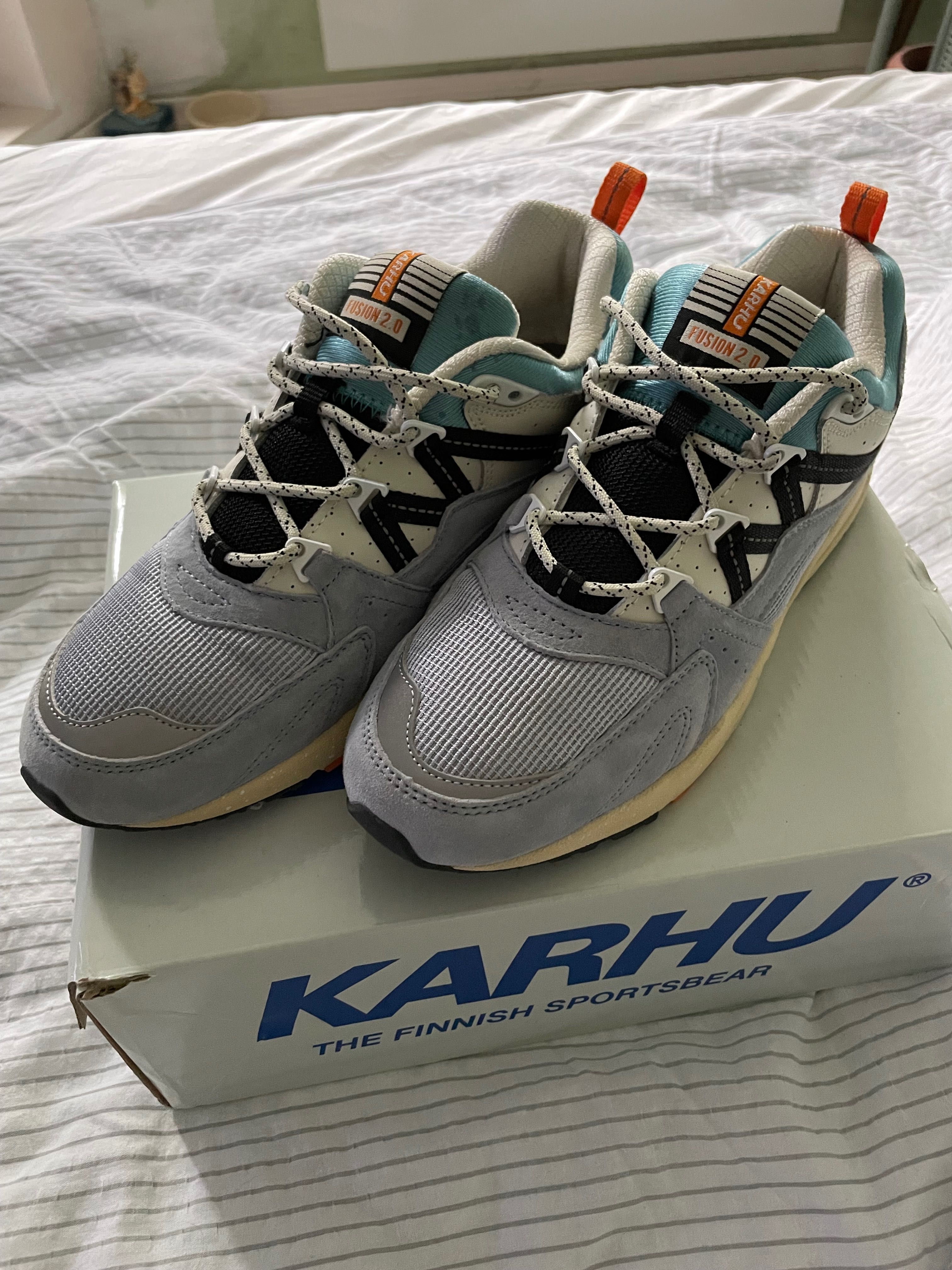 KARHU FUSION 2.0 Blue Fog/Jet Black UK8/EU42/CM27.2