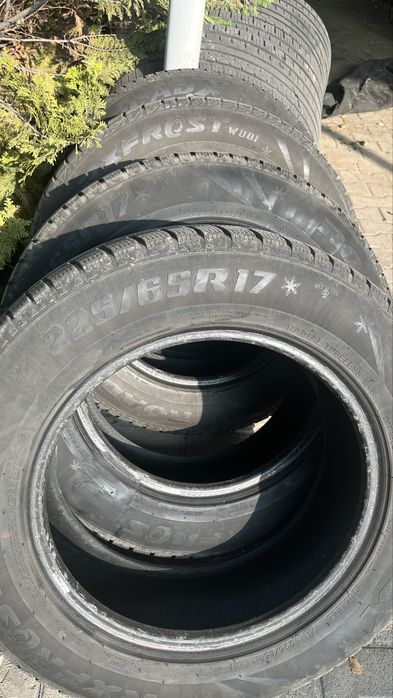 Продам шины RoadX RXFROST