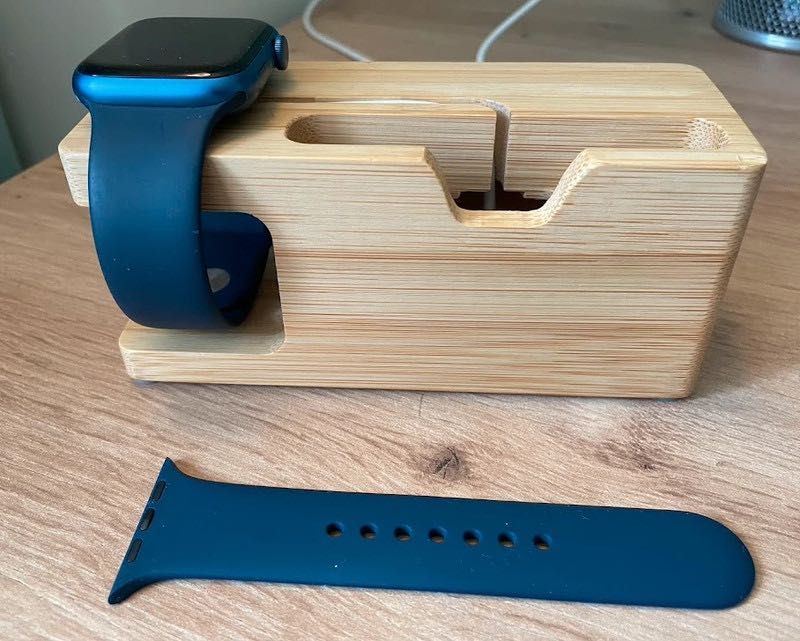 Apple - Watch Series 7 (GPS) 32 GB