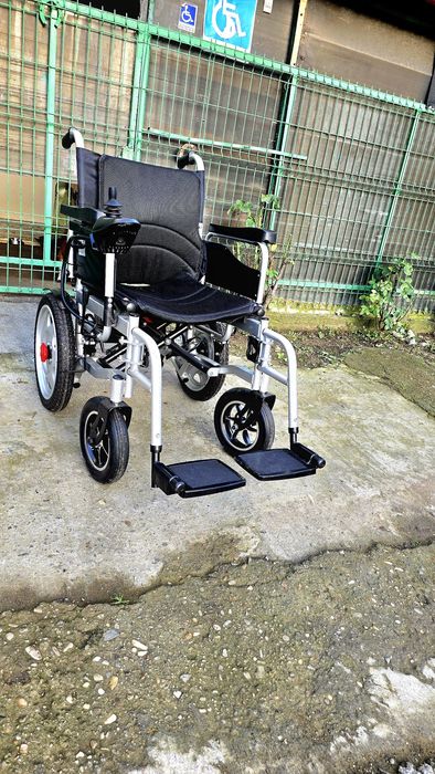 Carut electric pliabil pentru persoane cu dizabilități sau handicap