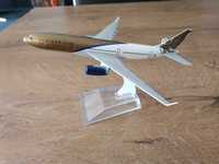 Macheta metalica de avion Gulf Air | Decoratie | Perfect pt cadou