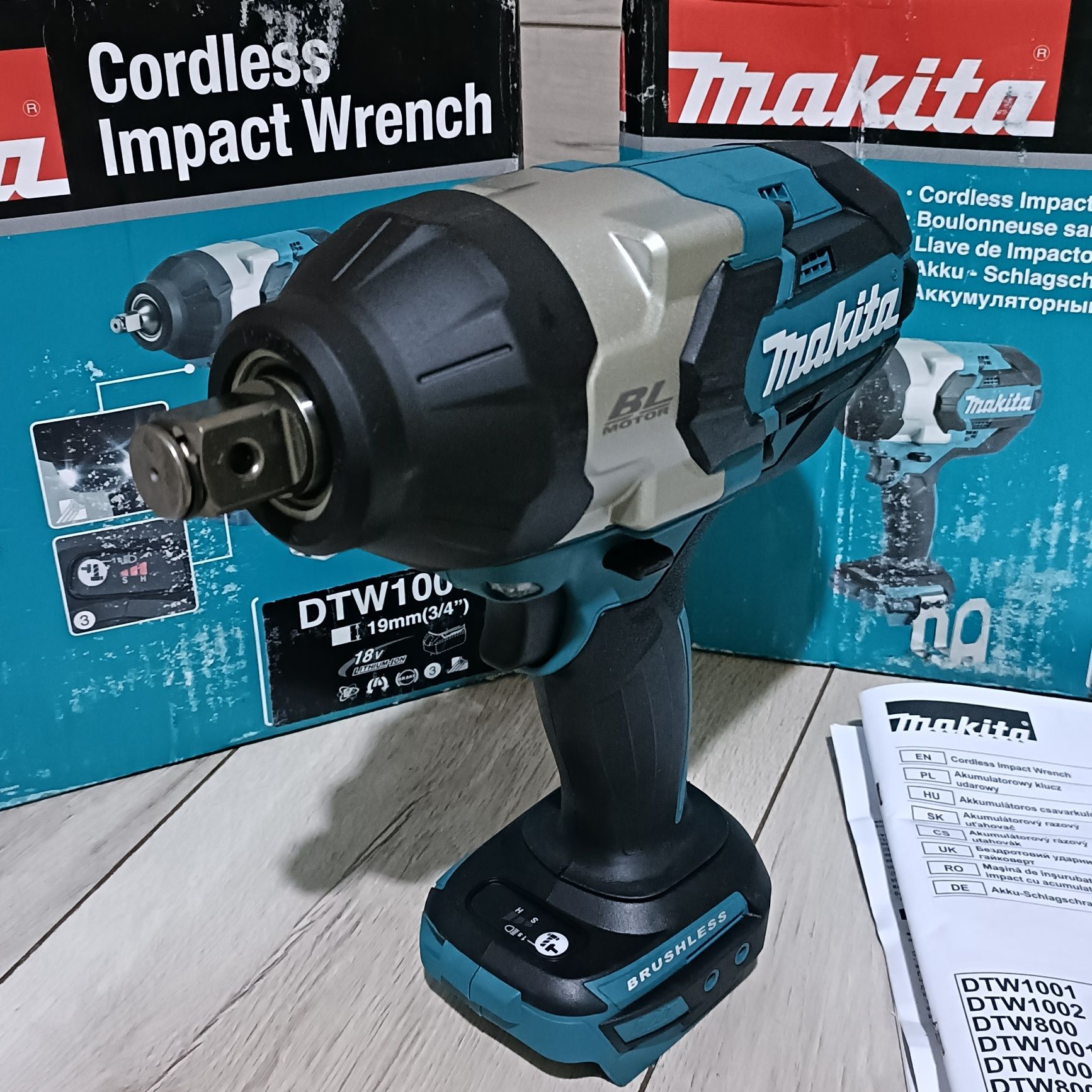 Impact cu patrat 3/4 Makita DTW1001