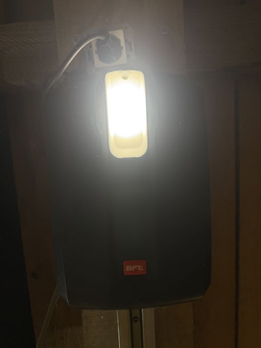 Usa garaj cu pietonala 240cm (l)/210cm(h)