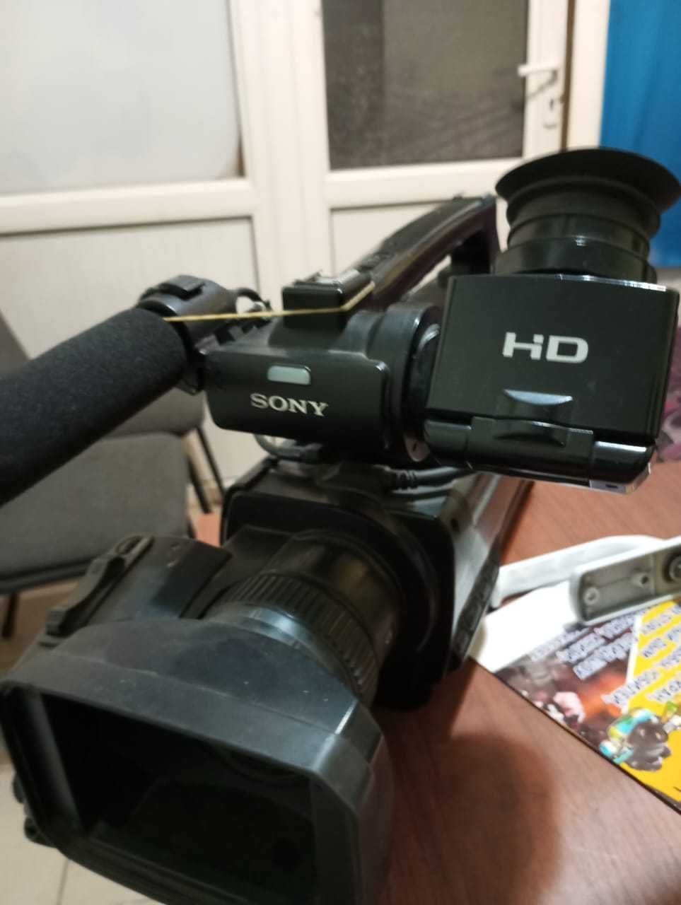 Продается Камера Soni hd 1500. В комплекте батерейка и сумка.  Б/у