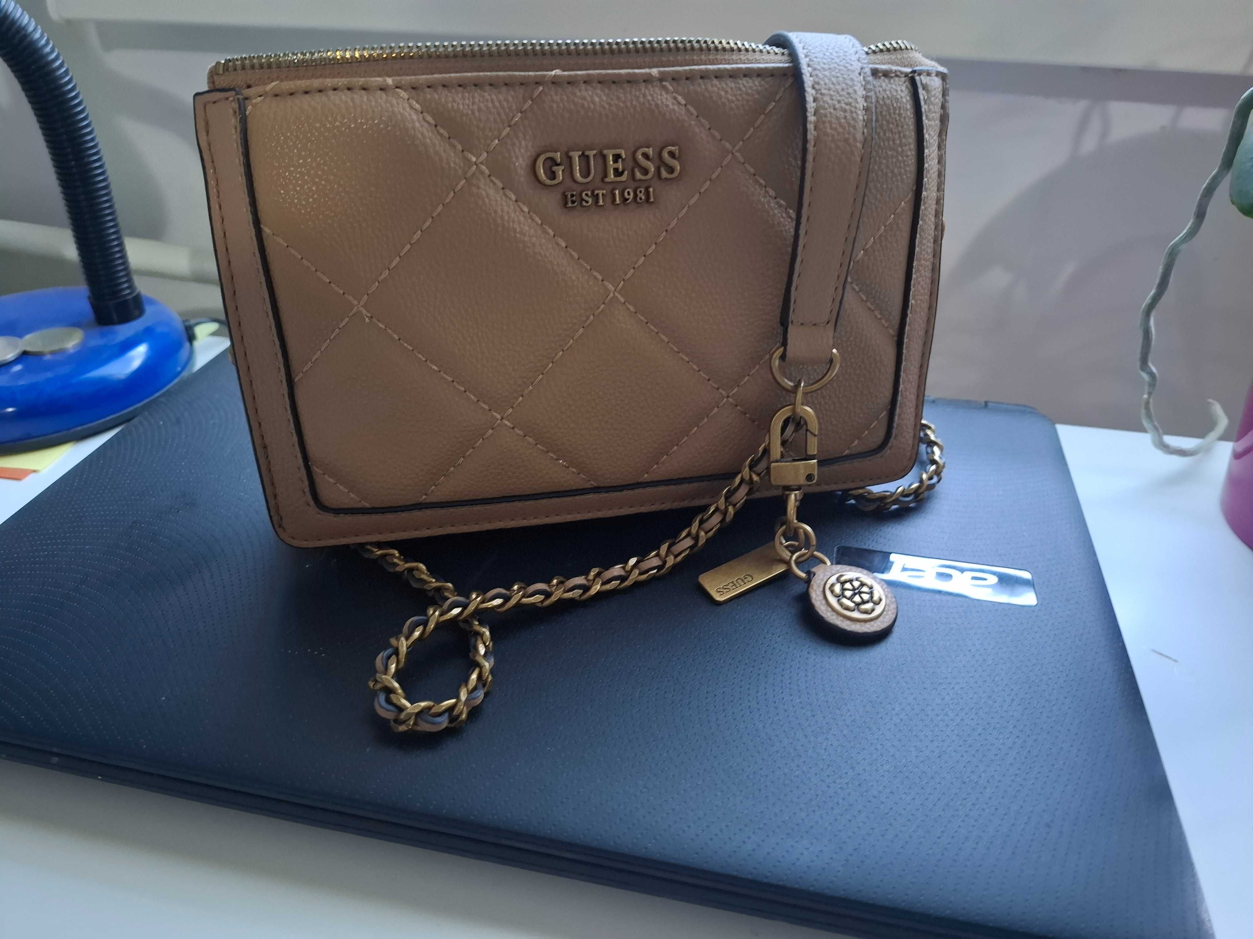 Нова чантичка на GUESS