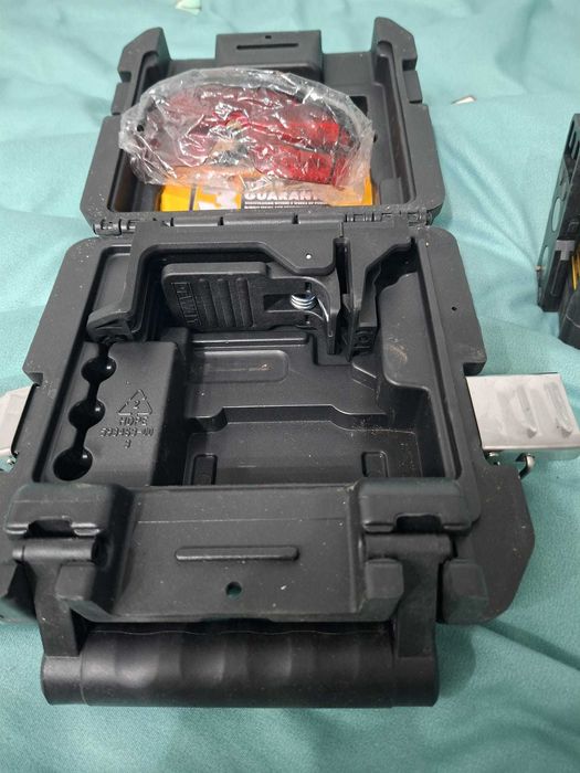 Vand laser constructii Dewalt dw088 + accesorii