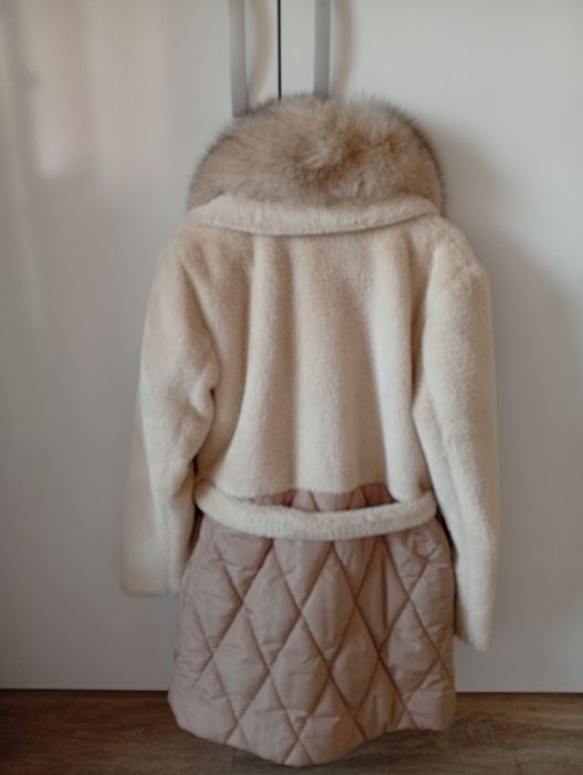 Бежово палто от естествен косъм и капитонирана долна част