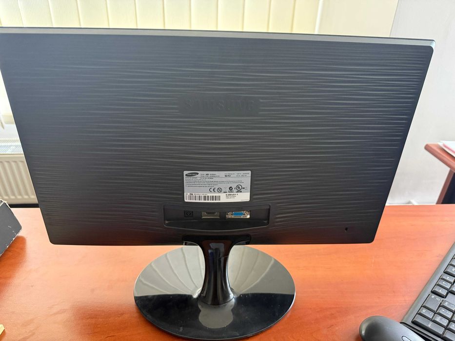Monitor Samsung 22" S22B300H Series 3 Full HD LED