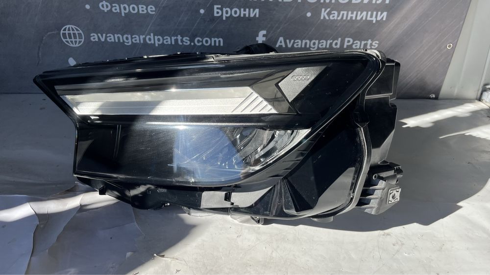 2 броя ляв и 1 брой десен фар Audi Q4 E-Tron 2022-