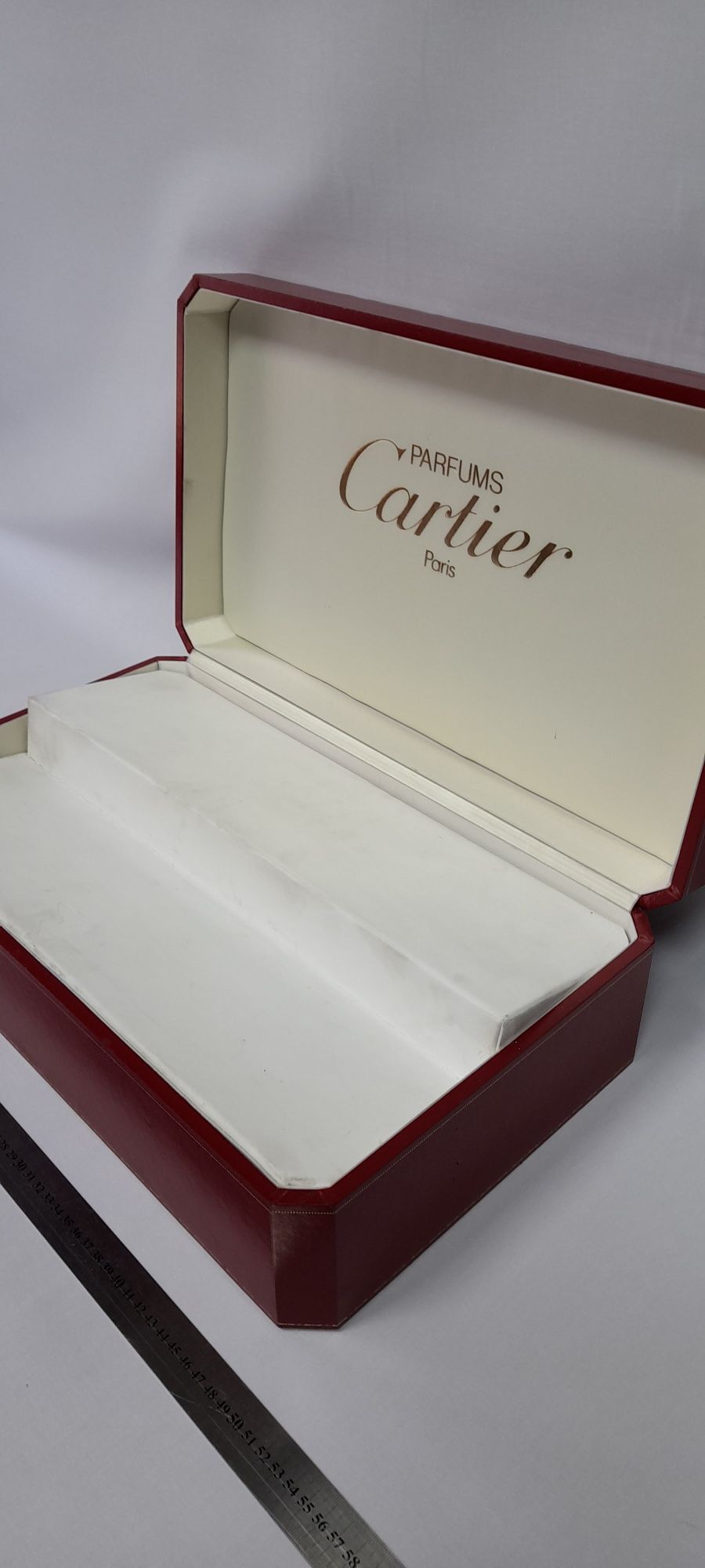 Cartier ретро огромна кутия за бижута,часовници,парфюми и др.