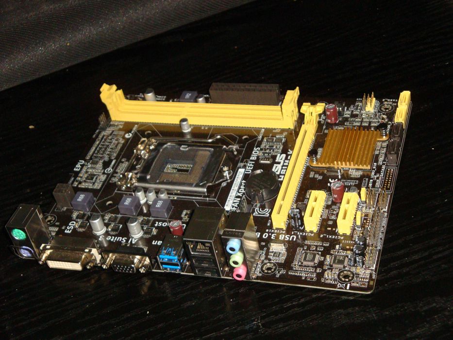 Placa de baza Asus H81M-k sk 1150 pt i5 / i7 / i3 DDR3 VGA DVI USB 3.0