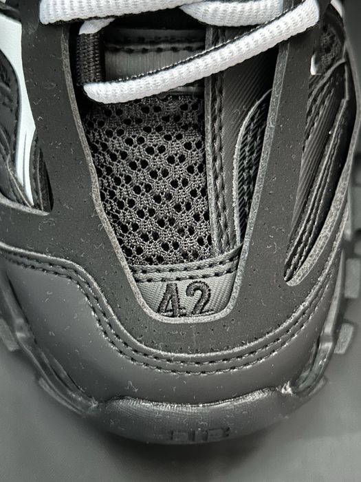 Balenciaga track negru si alb