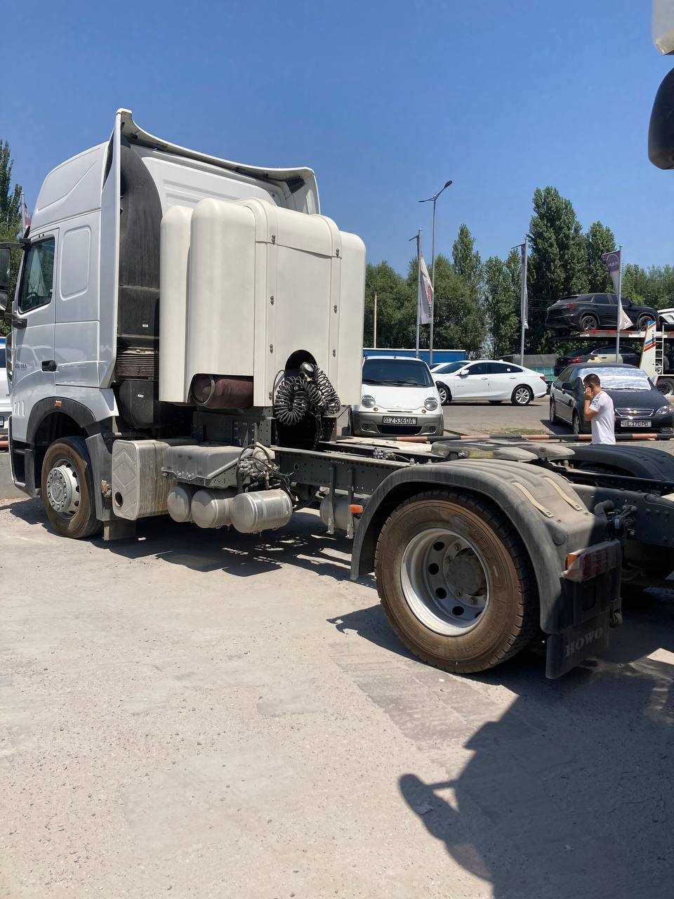 Тягач Howo T7H 4x2 CNG газовый на метане, подушка, AMT, ретардер Ozod