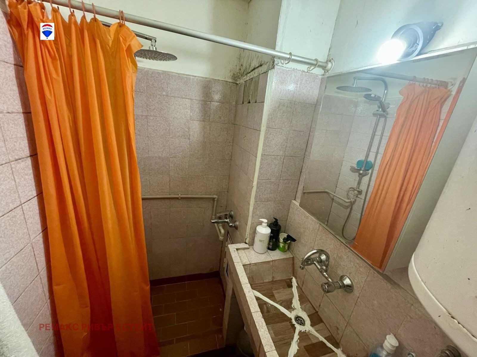 Четиристаен апартамент за продажба кв. Родина 1