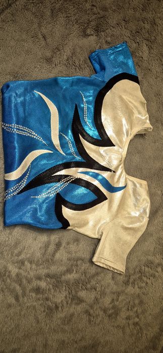 Costum de gimnastica marime XS (150-160cm h)