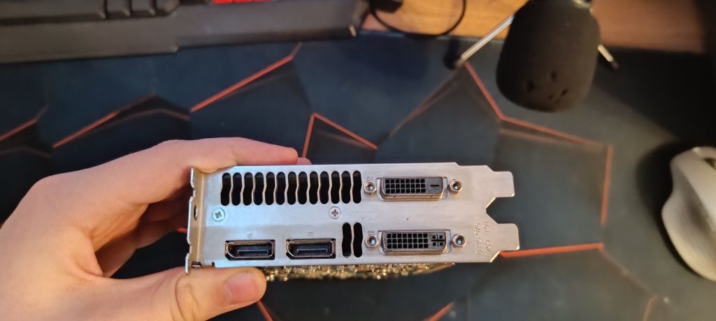 Продам видеокарту NVIDIA Quadro K5000