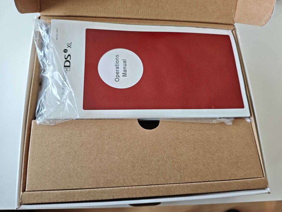 Nintendo DSi XL - Качени много игри