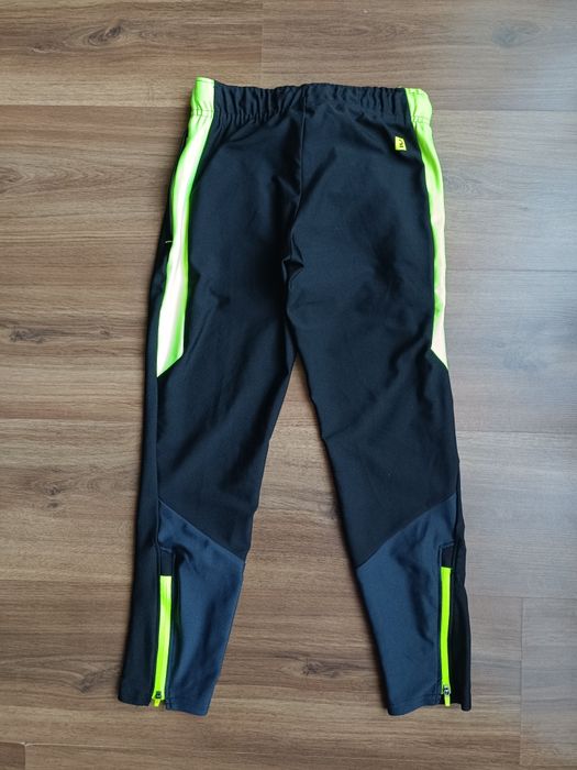 Есенно олекотено черно Яке Reserved,спортни долнища Primark, Decathlon