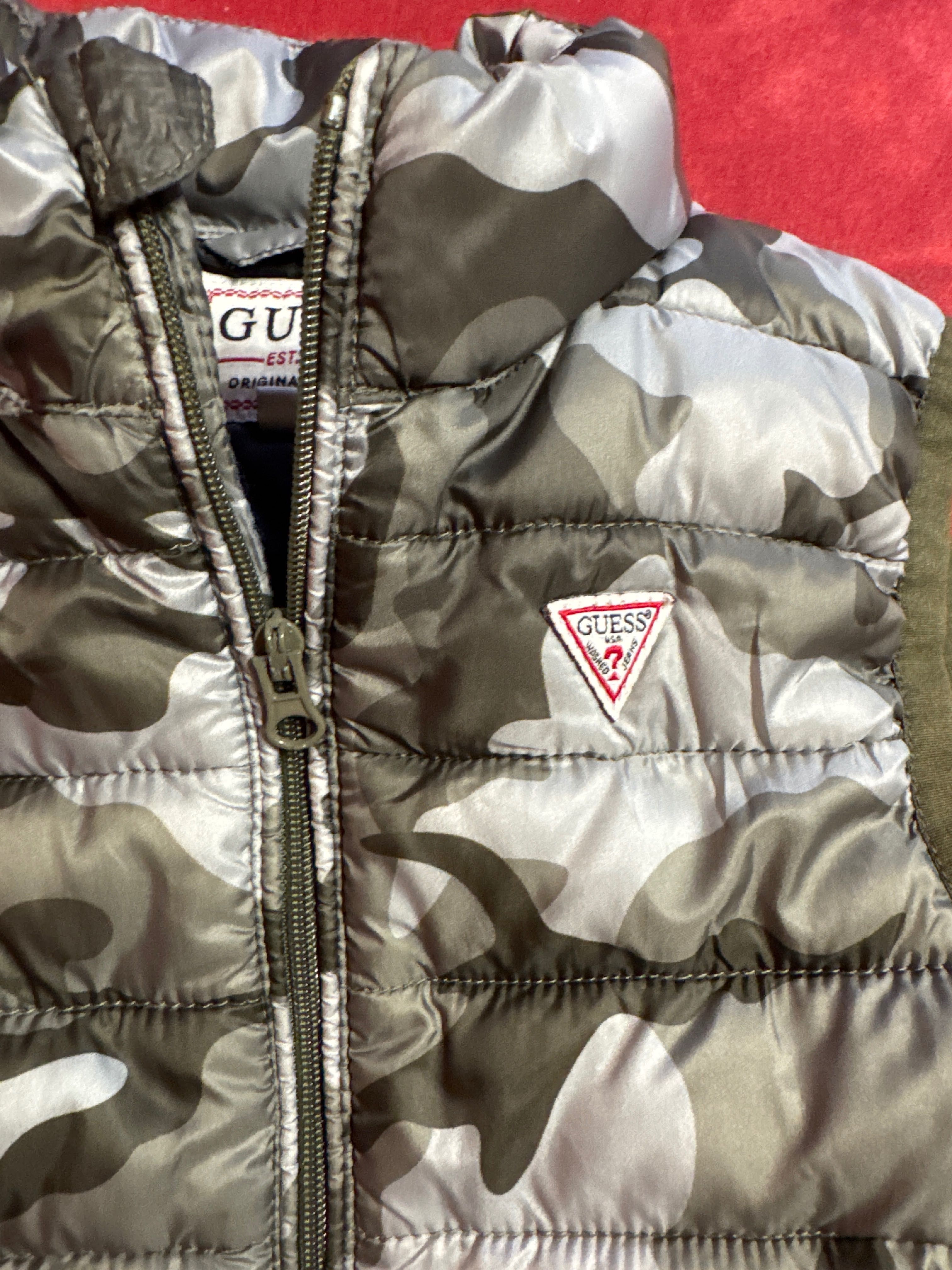 Guess- детско елече 2 г