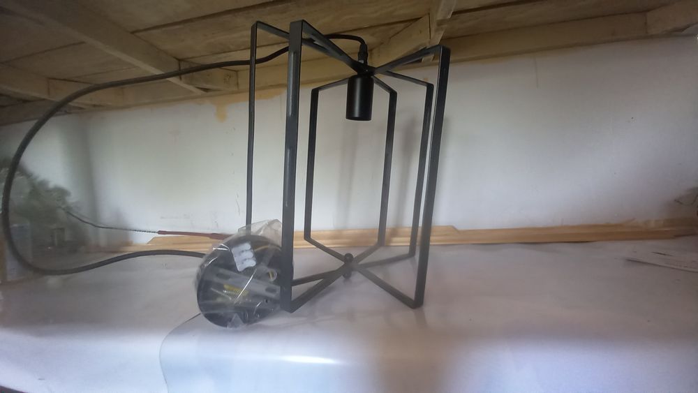 Pendul negru metalic nou