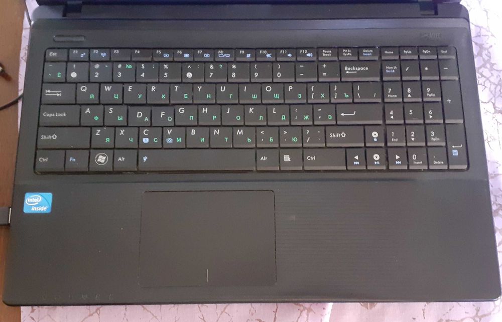 ASUS X55U, AMD E2-1800 1,70 GHz, 8 GB DDR3, SSD 240 GB