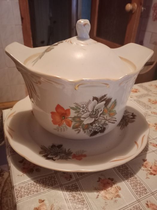 Продам супницу и блюдо