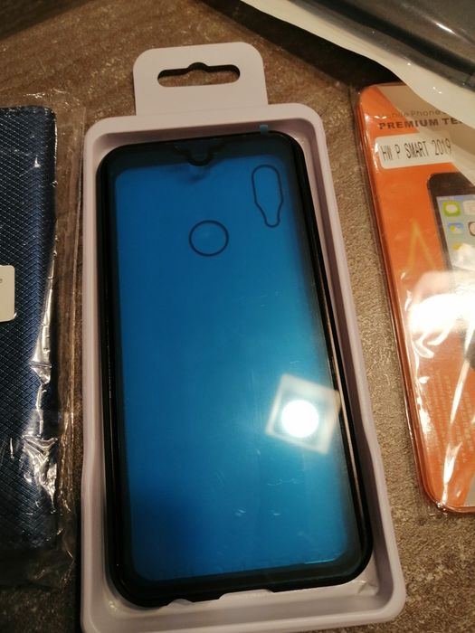 Продавам калъфи за Huawei P smart