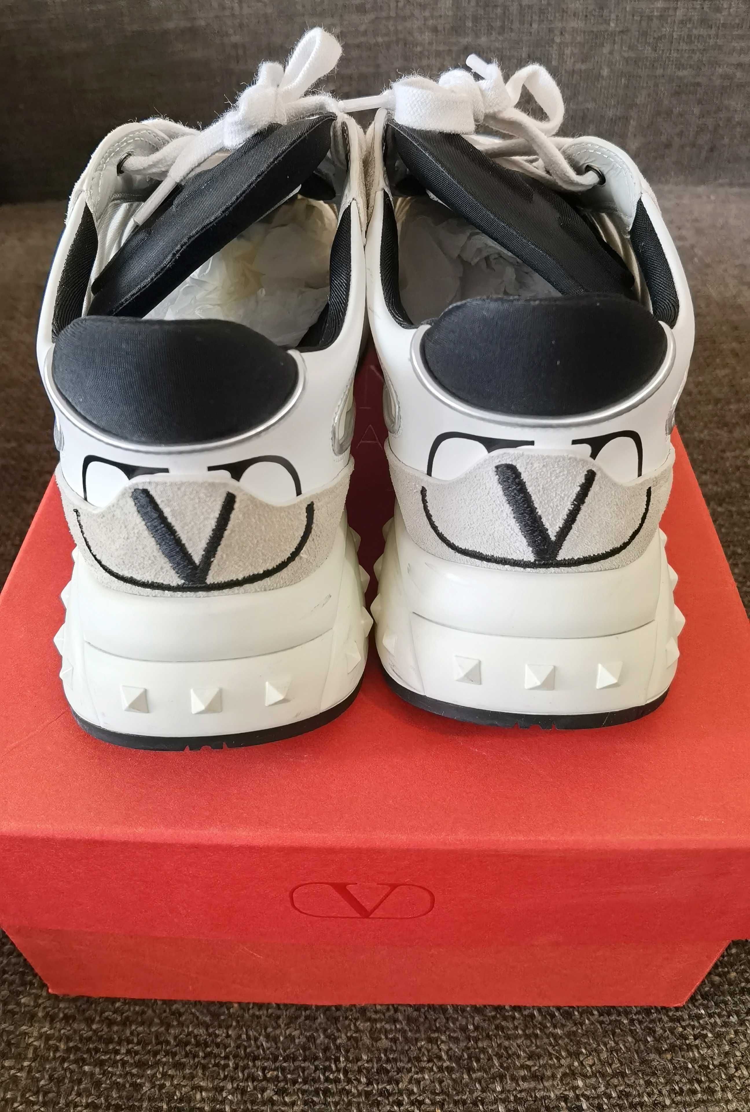 Сникърси Valentino