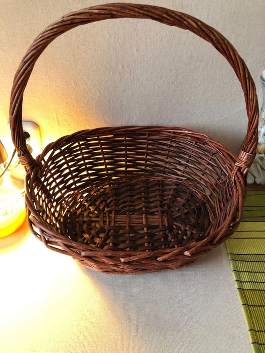 Корзина плетеная ивовая