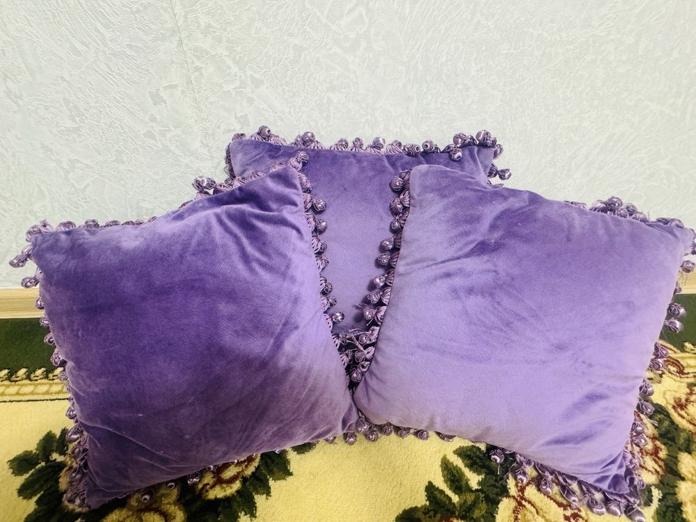 Продам подушки 3 шт