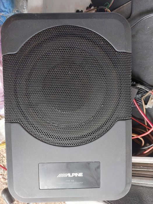 Субуфер Alpine, Плеър Pioneer  и USB 32 gb.