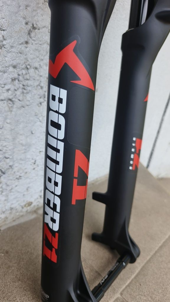 29-160mm Marzocchi Bomber Z1 Grip Sweep-adj Black Enduro Вилка Ендуро