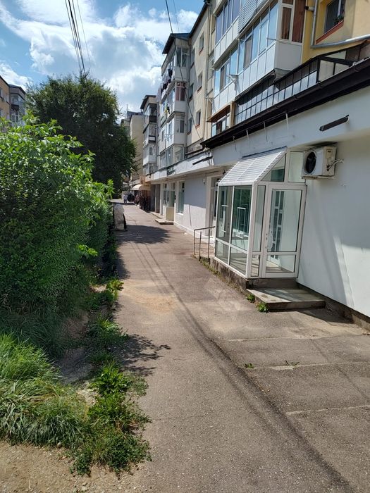 Spatiu comercial viz a vi de Balada