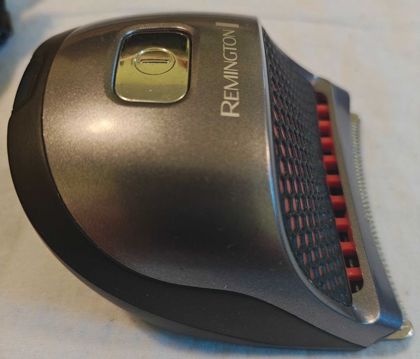 Vând aparat de tuns Remington QuickCut acumulator. Model mic, deosebit