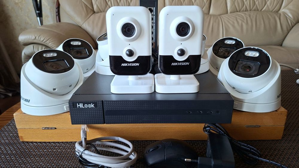 Система видеонаблюдения HiLook NVR-108 MH-C в комплекте.