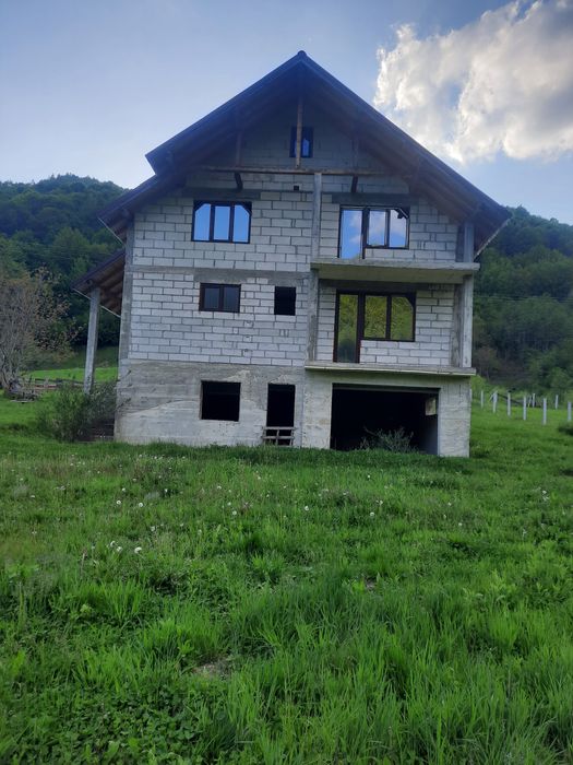 Vand casă pentru pensiune