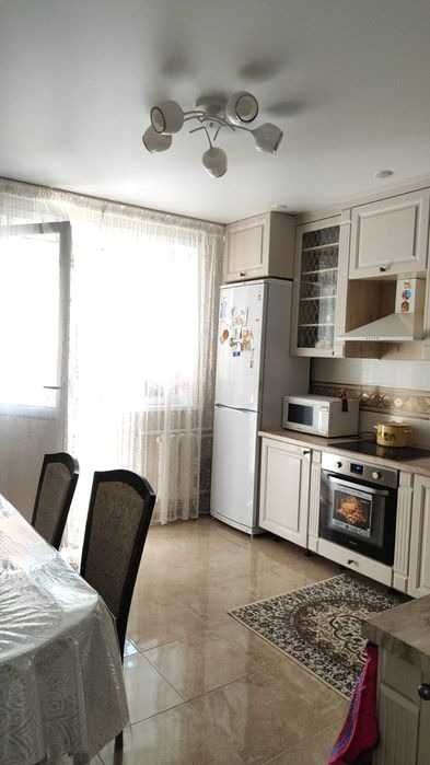 Сдам. 3 ком. Жас Оркен, 7/9, ремонт, мебел., техника, 250 тыс.+ком.