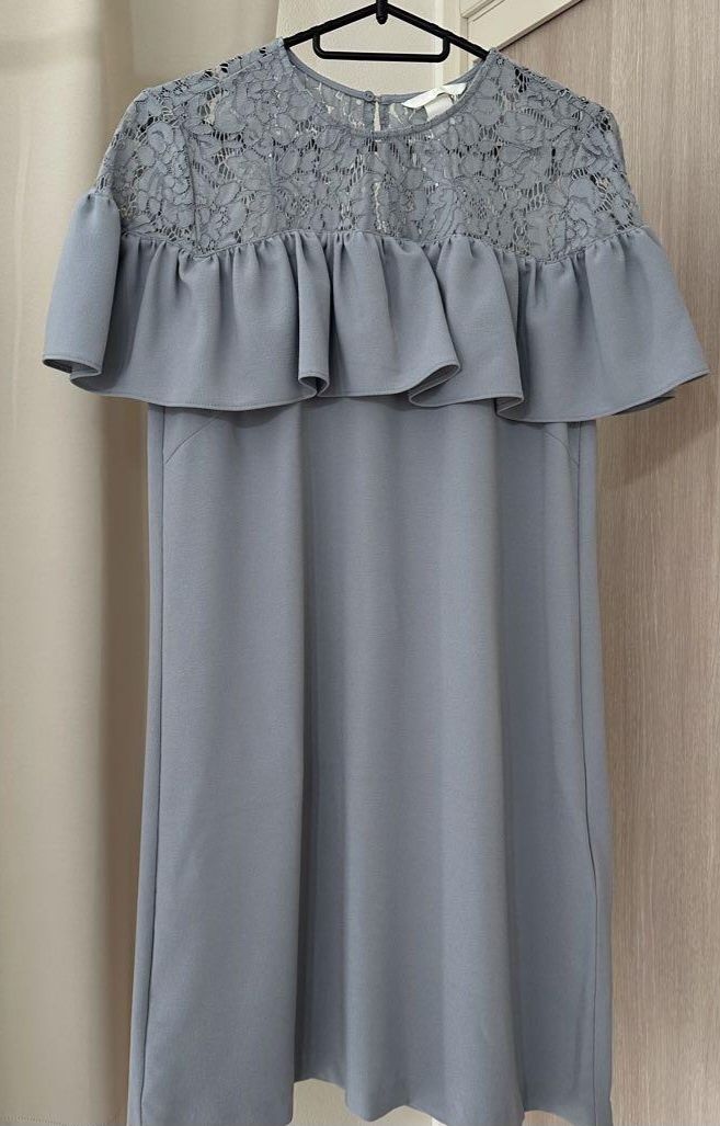 H&M елегантна рокля с волани р-р С/М