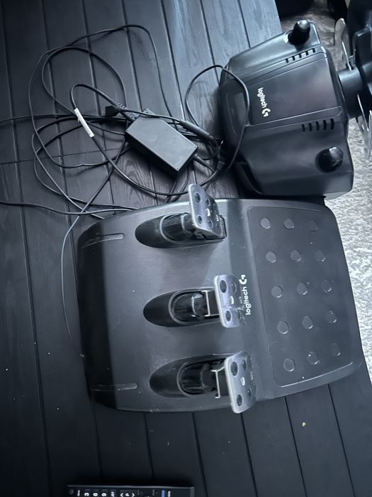 Volan gaming Logitech g920 cu pedale in stare perfecta de functionare