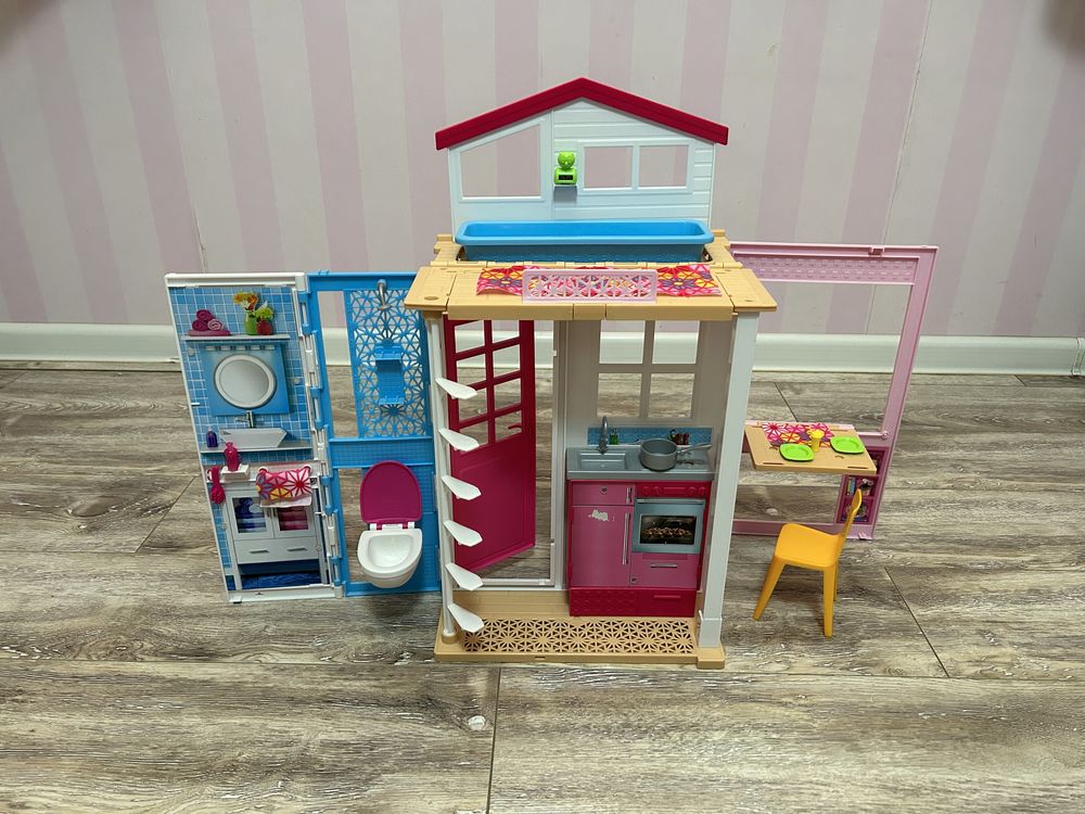 Casa Barbie cu accesorii
