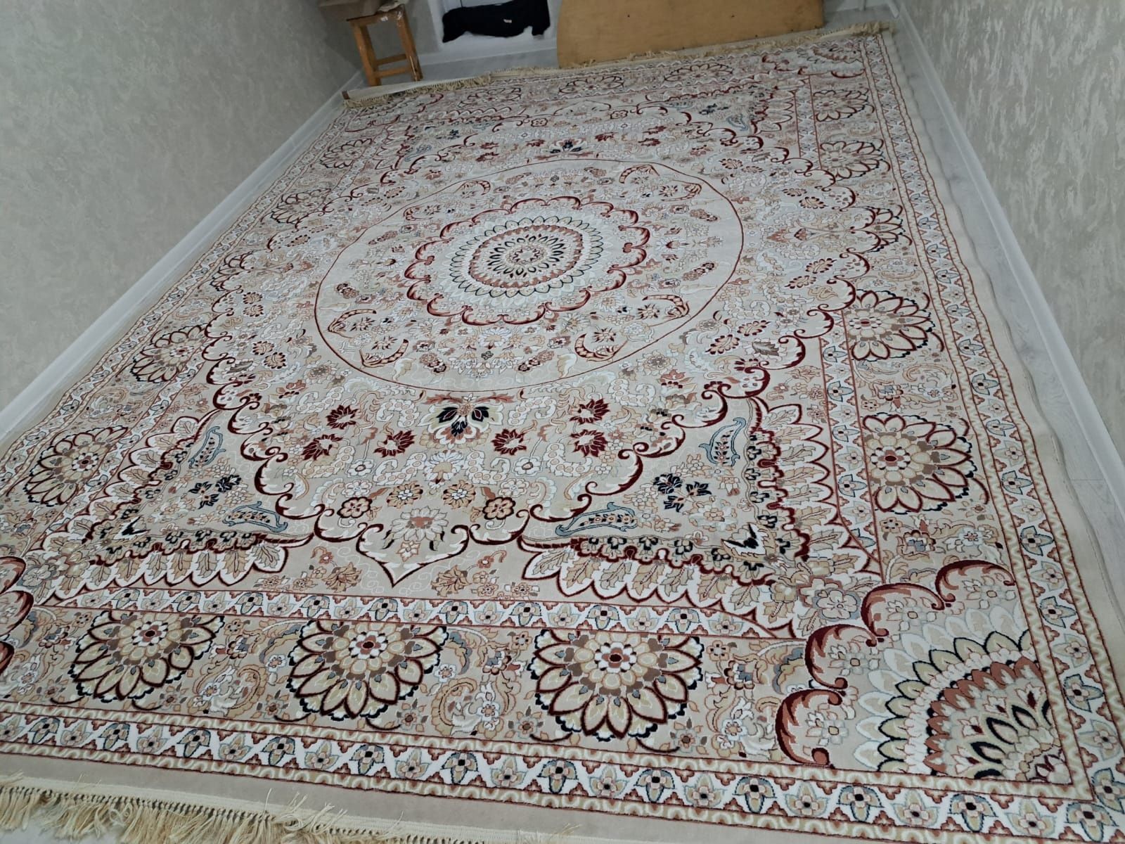 Ковер 3*4 размера новый