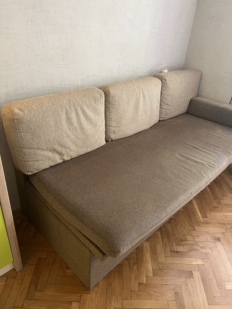Диван за кухня………