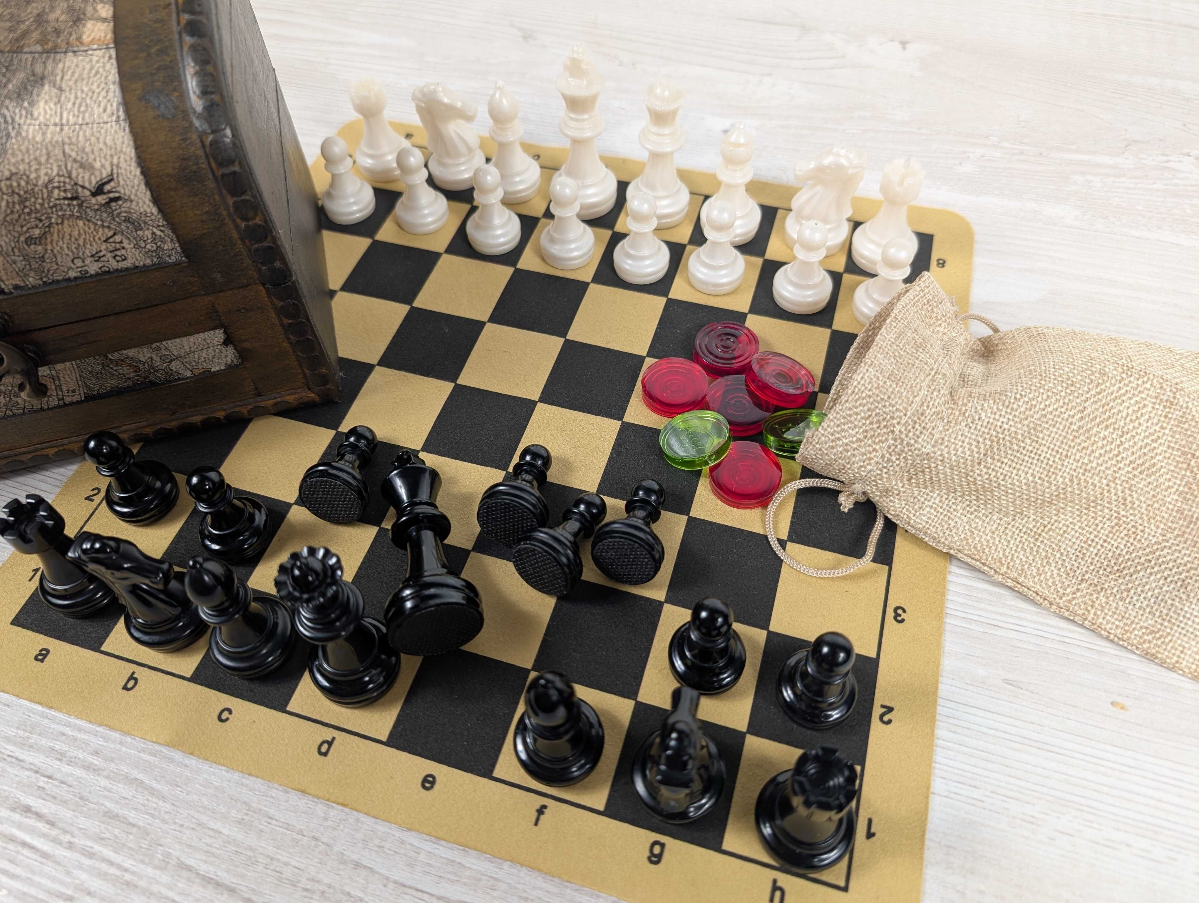 Set Piese de Șah Și Dame din Rășină ALB/NEGRU (Ideal pentru cadou)