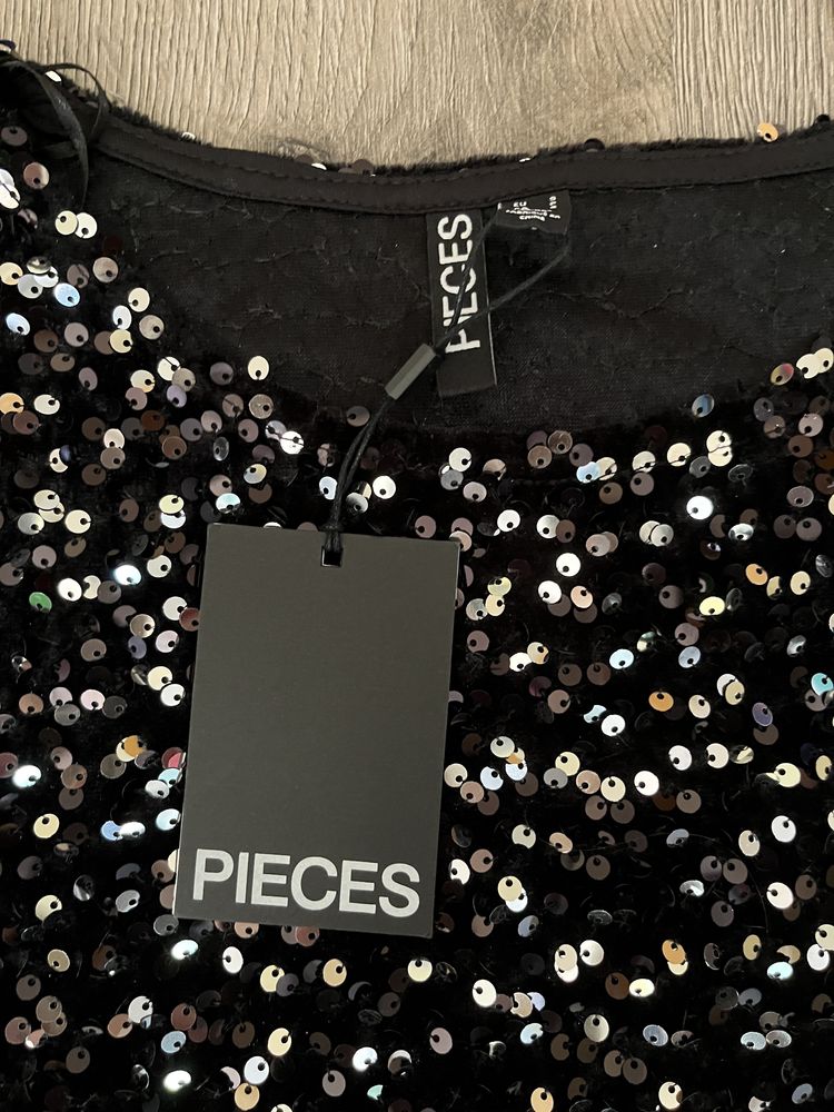 Рокля с пайети Pieces