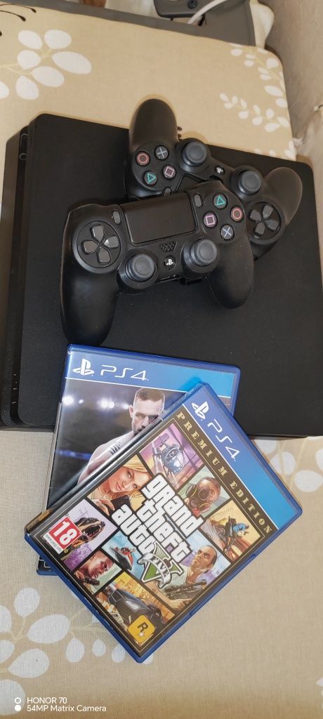 Продаётся PS4 б/у 816 гб. В хорошем состоянии