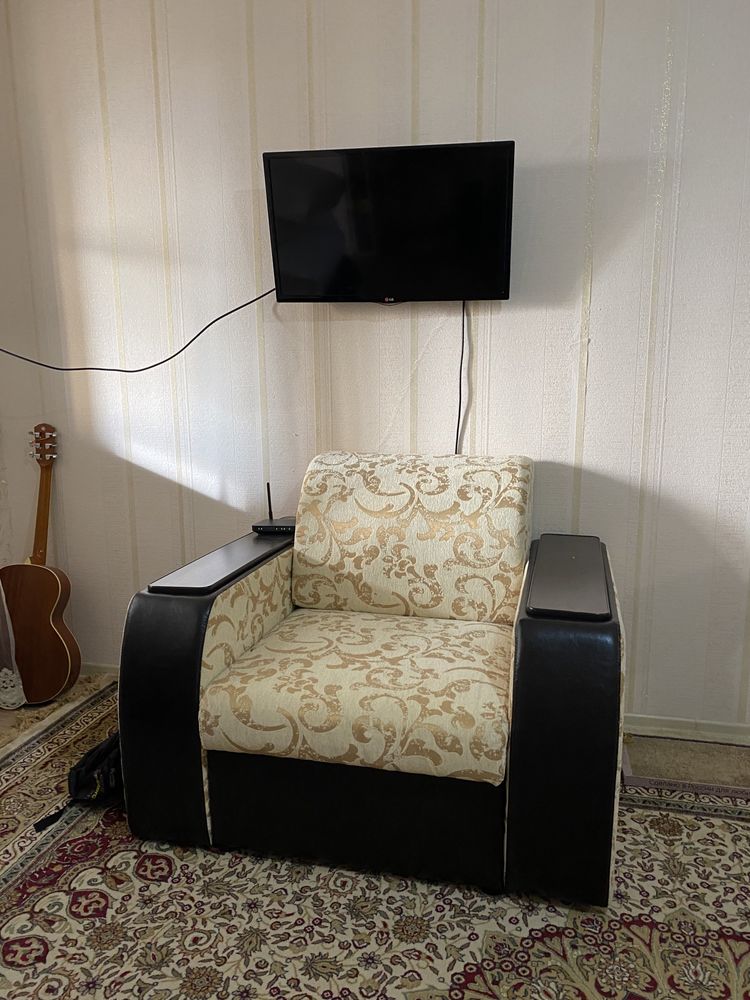 Комплект дивана и кресла