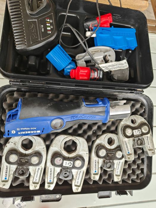 Geberit aco 103 plus 1 presa sertizare cu bacuri 15-22-28-35