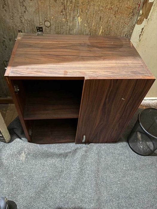 Отдам даром старый мебель